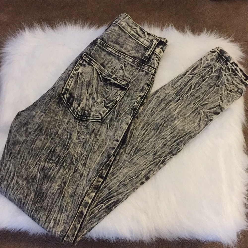 High waisted tie-dye pants.